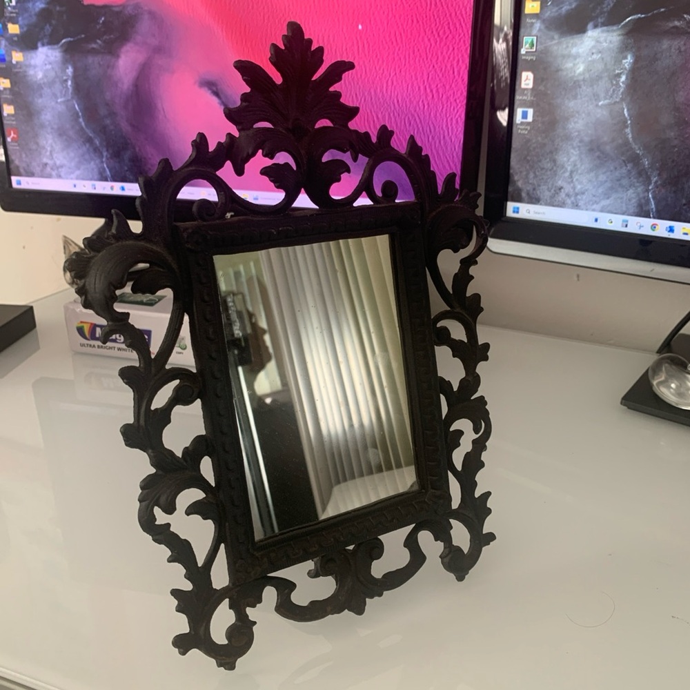 Vintage Iron Art JM 34 Cast Iron Framed Standing Easel Mirror Heavy 11 X 8 Goth